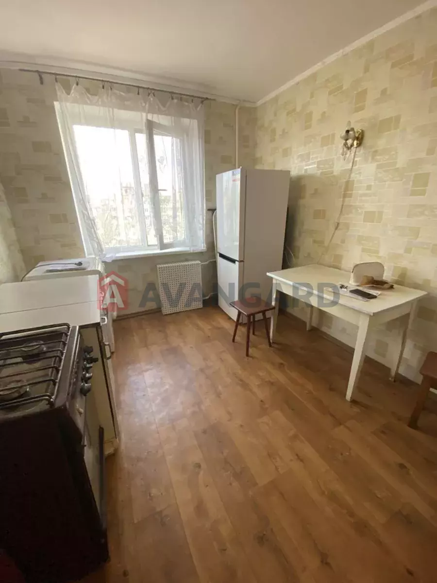 1 ��. ��������, 38/-/9 ��. �., 8/9 ������ ���� 6