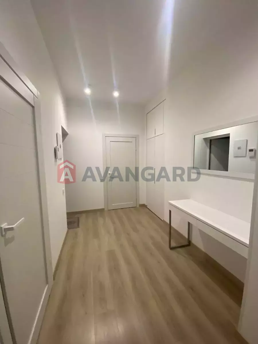 3 ��. ��������, 82/-/- ��. �., 17/24 ������ ���� 4