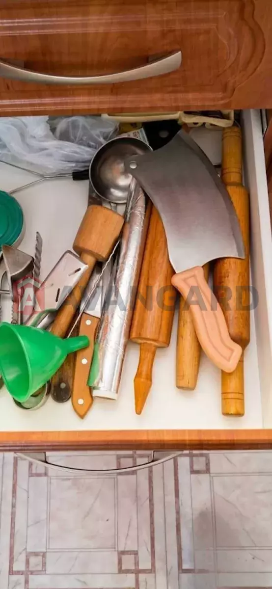 1 ��. ��������, 40/-/14 ��. �., 3/5 ������ ���� 11