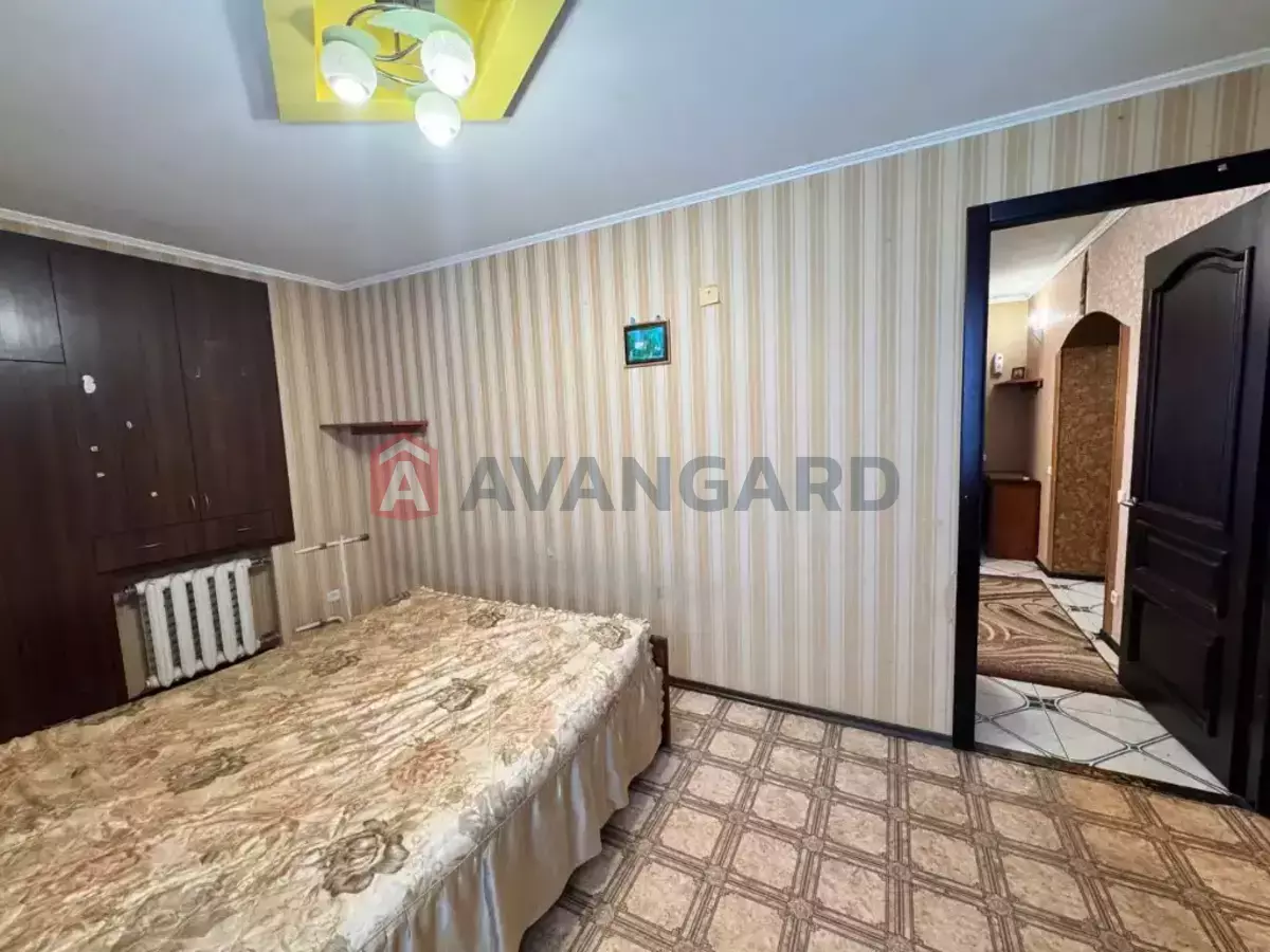 3 ����. ��������, 68/-/10 ��. �., 9/9 ���� ���� 15