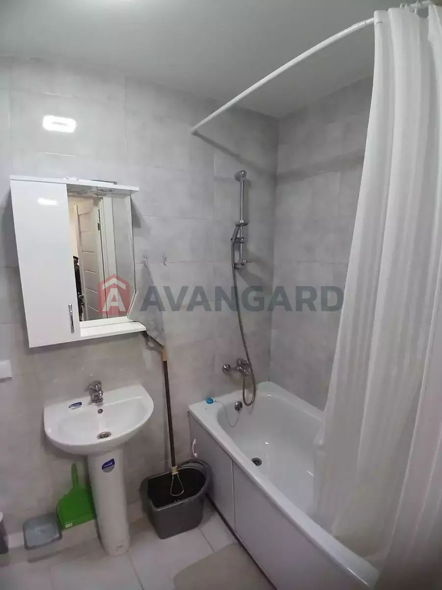 2 ��. ��������, 52/-/- ��. �., 9/10 ������ ���� 3