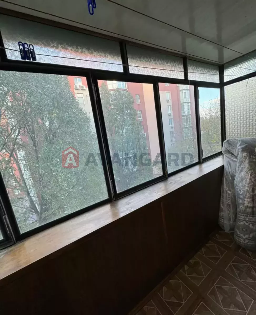 3 ��. ��������, 63/40/8 ��. �., 5/9 ������ ���� 6