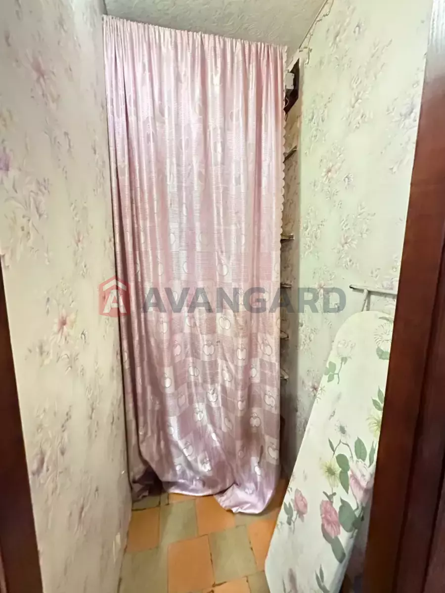 1 ��. ��������, 40/19/8 ��. �., 11/12 ������ ���� 9