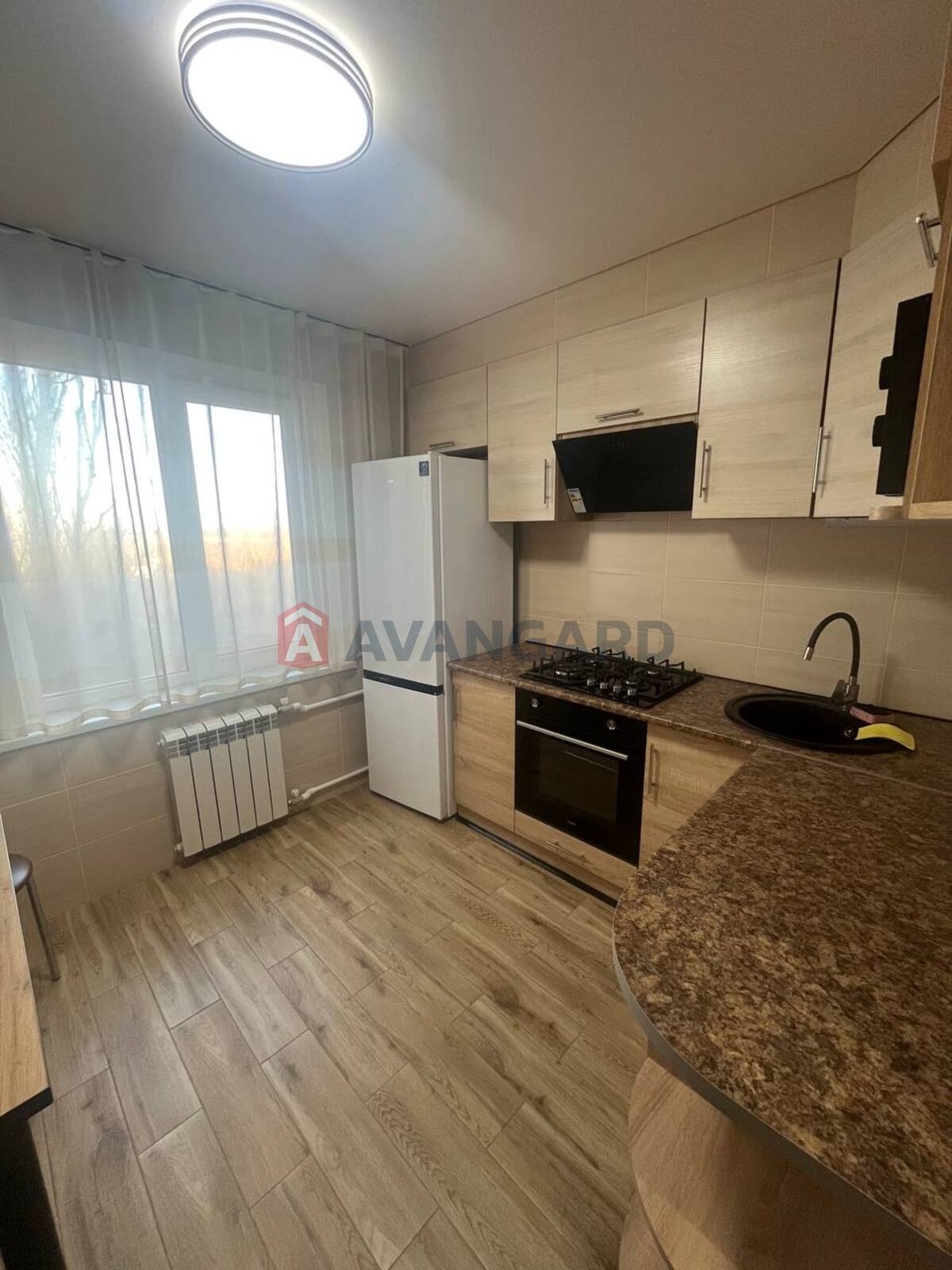 1 ����. ��������, 37/-/- ��. �., 7/9 ���� ���� 1