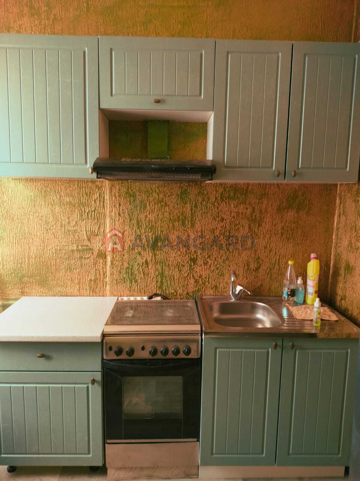 3 ����. ��������, 59.3/39.7/8.5 ��. �., 2/2 ���� ���� 2