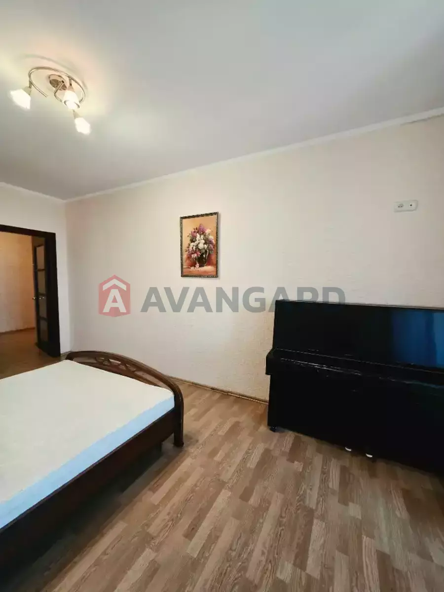 2 ��. ��������, 80/-/15 ��. �., 8/10 ������ ���� 12