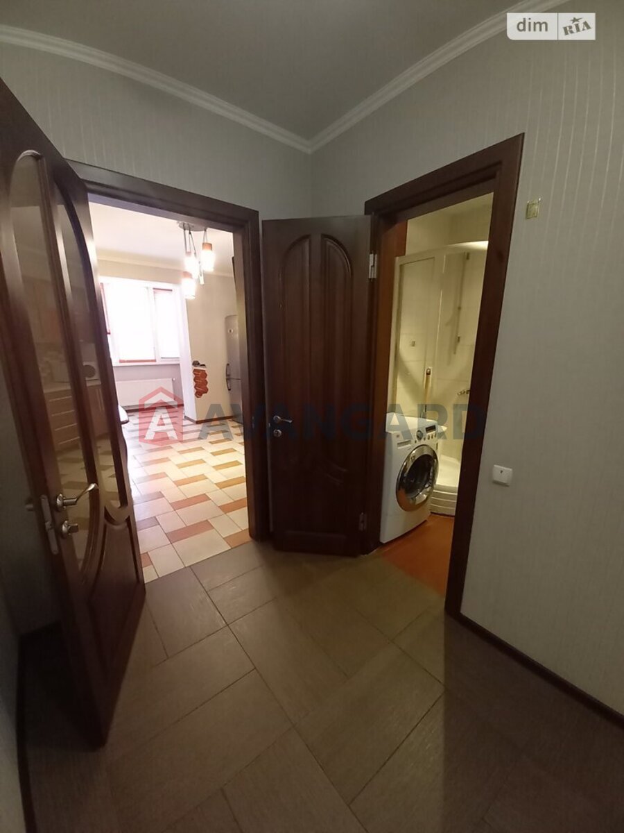 3 ����. ��������, 100/55/16 ��. �., 4/9 ���� ���� 11