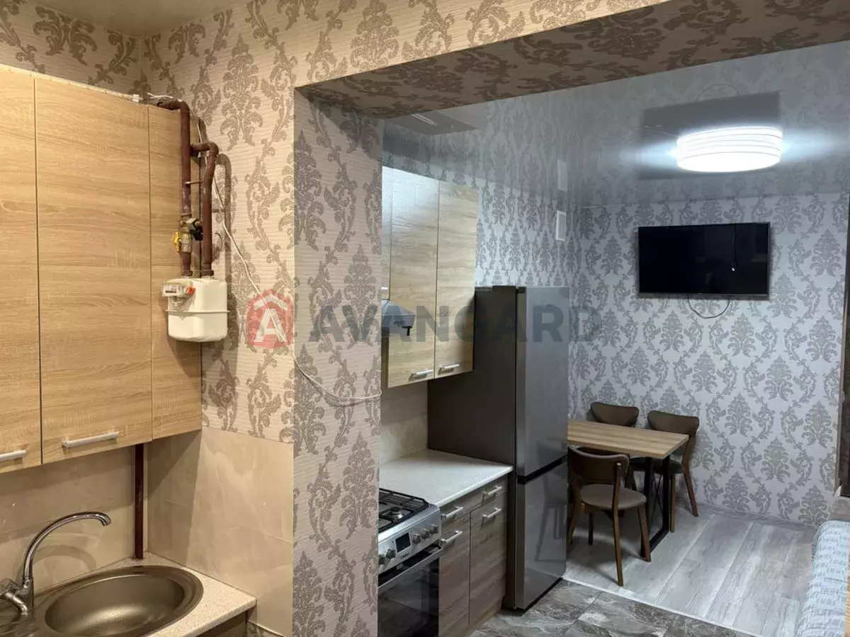 2 ����. ��������, 46/-/20 ��. �., 8/10 ���� ���� 17