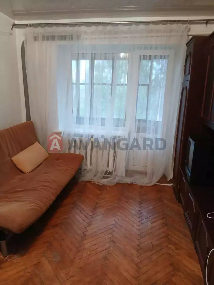 1 ����. ��������, 32/-/5 ��. �., 5/5 ���� ���� 6