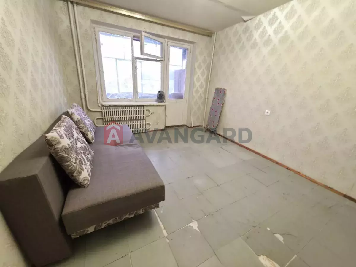 1 ����. ��������, 40/-/8 ��. �., 9/12 ���� ���� 4