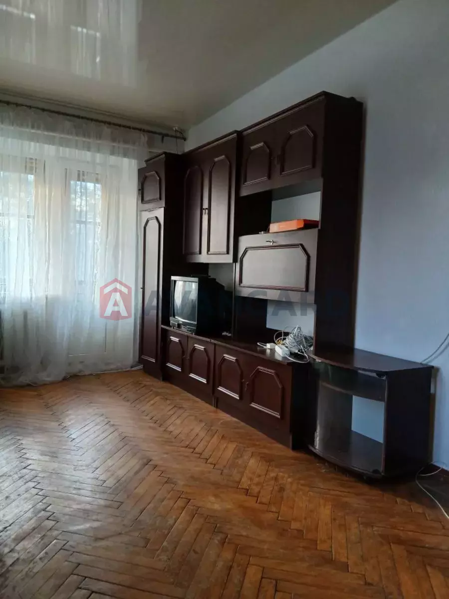 1 ����. ��������, 32/-/5 ��. �., 5/5 ���� ���� 1