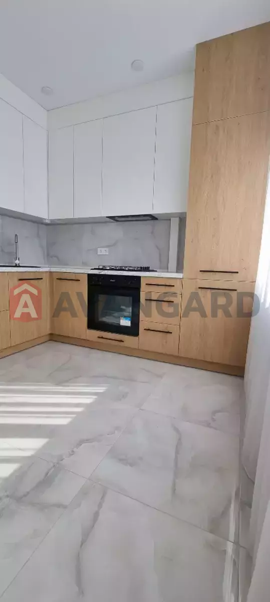 3 ��. ��������, 77/-/- ��. �., 6/11 ������ ���� 12