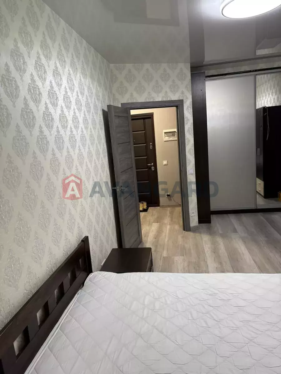 2 ����. ��������, 46/-/20 ��. �., 8/10 ���� ���� 15