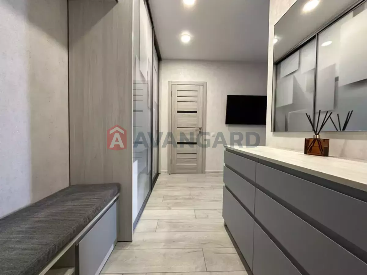 2 ��. ��������, 50/-/15 ��. �., 6/10 ������ ���� 7