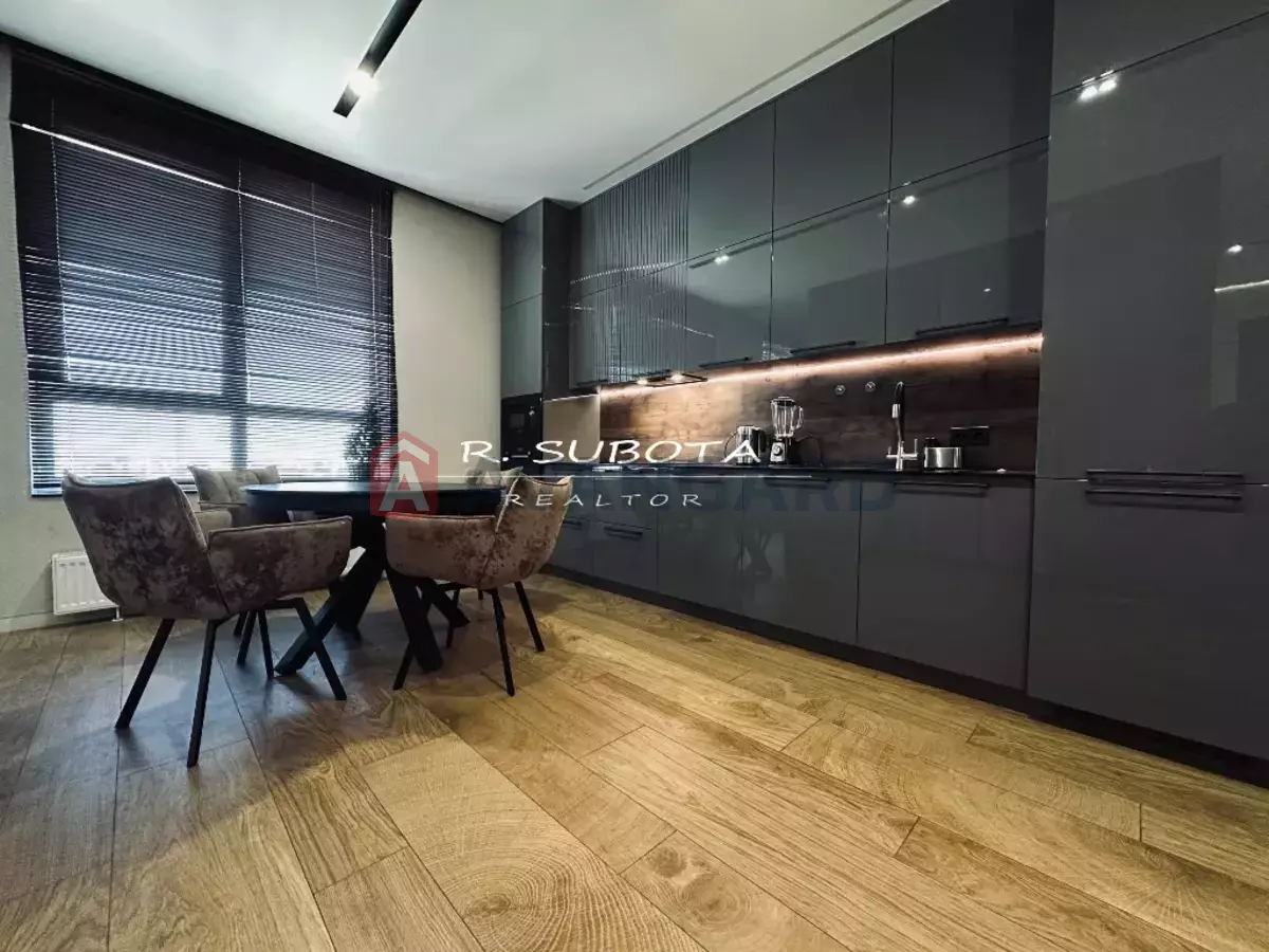 3 ����. ��������, 90/60/30 ��. �., 18/19 ���� ���� 4