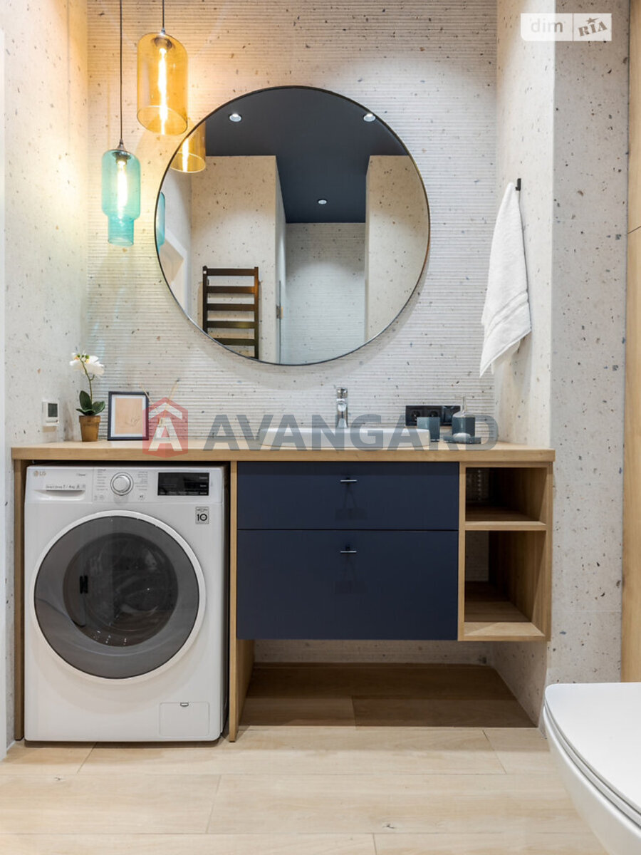 1 ��. ��������, 45/19/5 ��. �., 8/10 ������ ���� 18