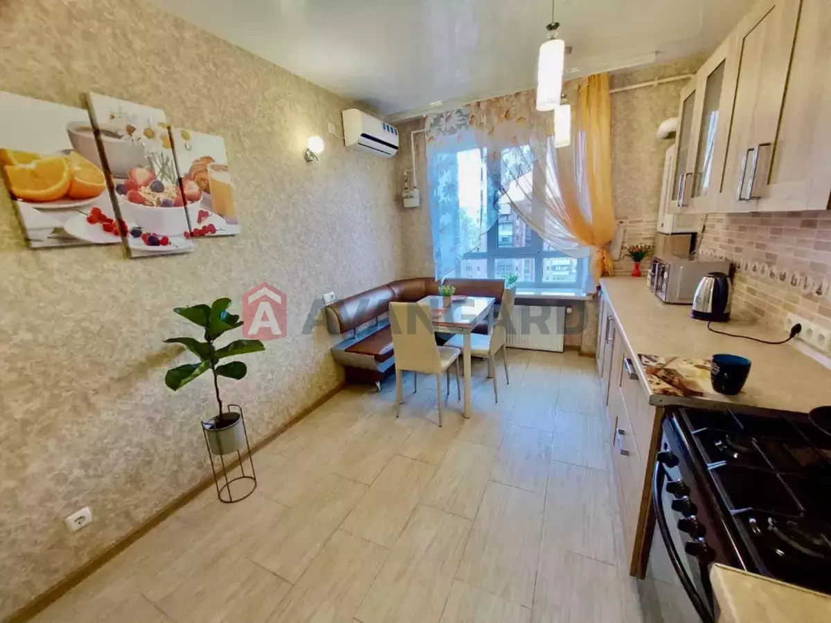 2 ��. ��������, 48/30/18 ��. �., 8/12 ������ ���� 11