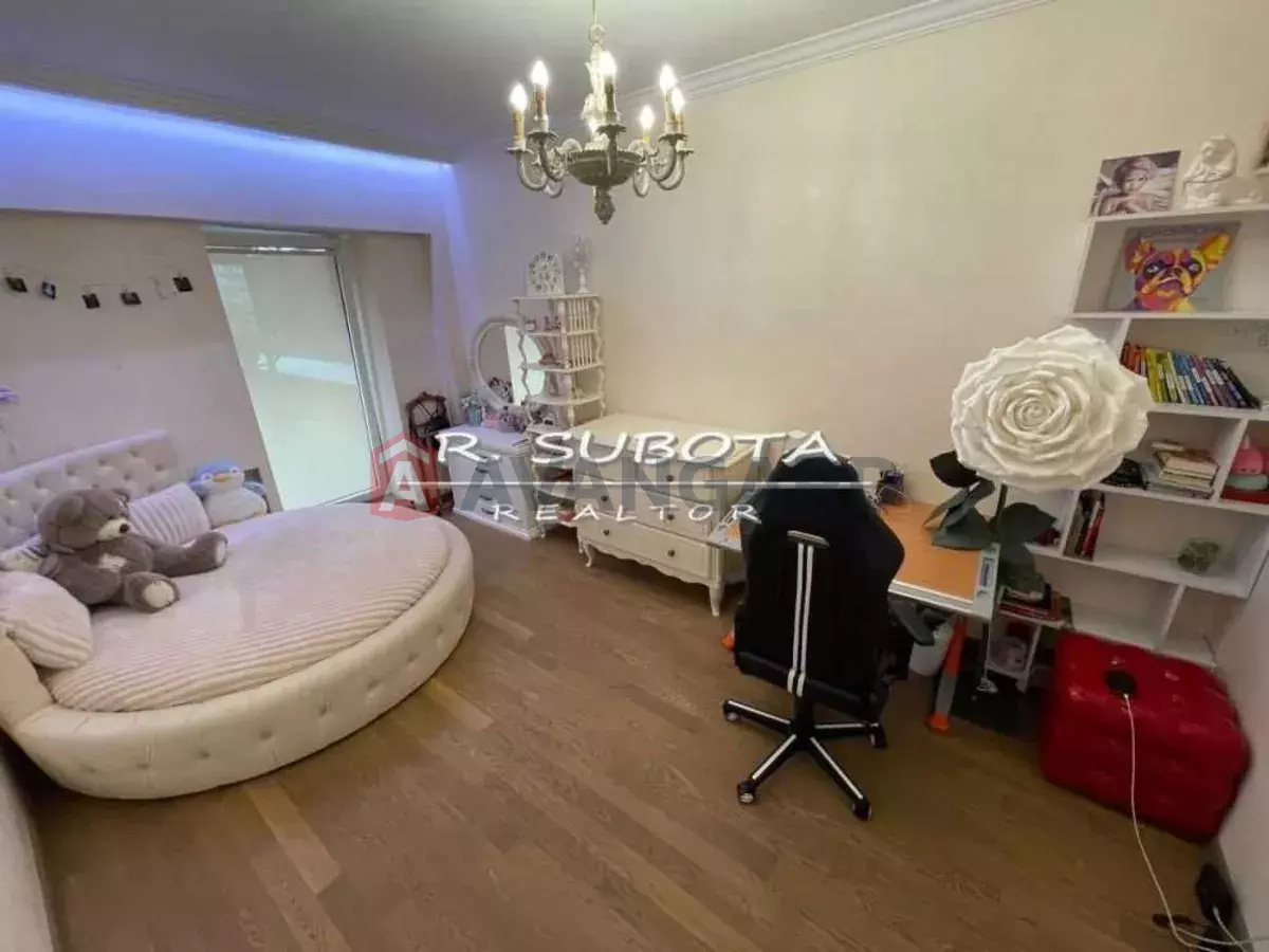 4 ����. ��������, 300/-/50 ��. �., 7/16 ���� ���� 4