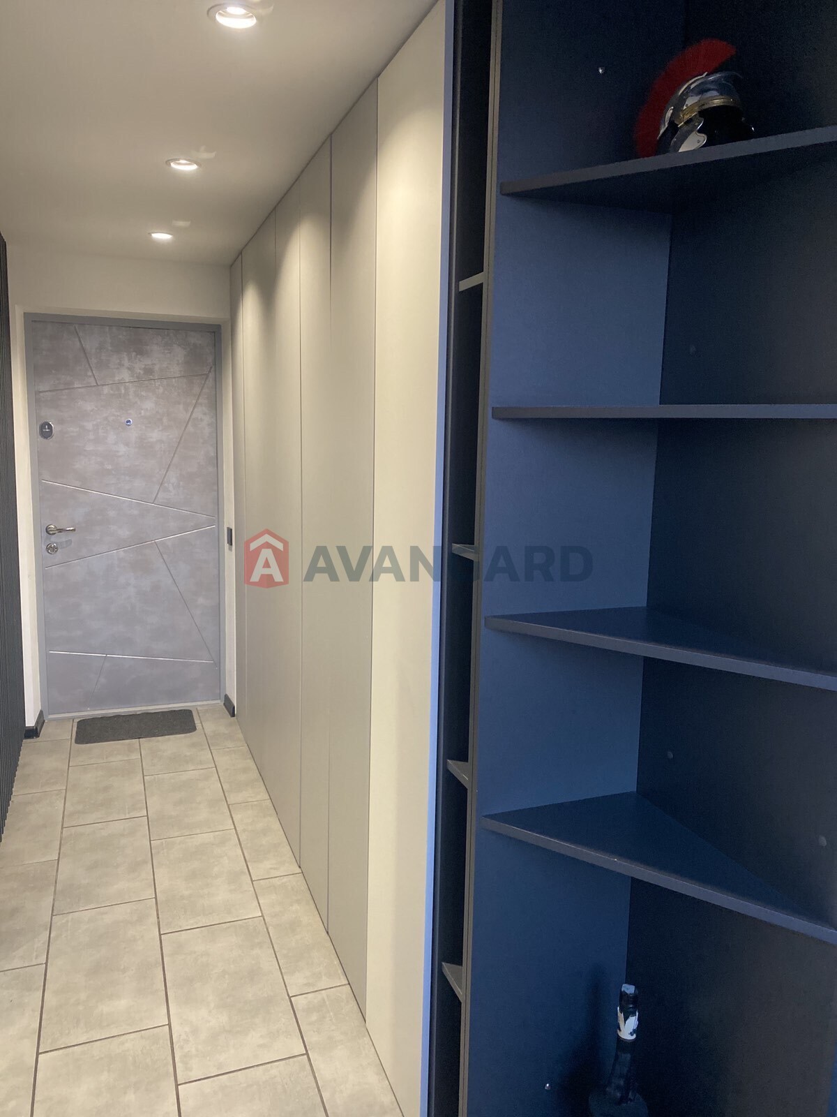 2 ��. ��������, 42/-/18 ��. �., 5/5 ������ ���� 13