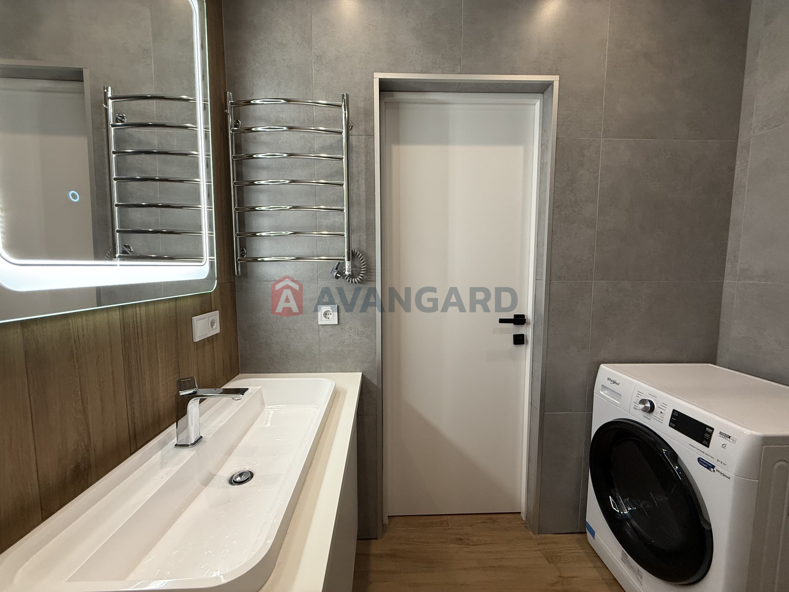 1 ��. ��������, 43,2/14,9/14 ��. �., 4/8 ������ ���� 4