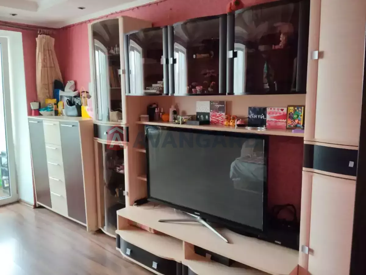 3 ��. ��������, 70/46/9 ��. �., 8/9 ������ ���� 13