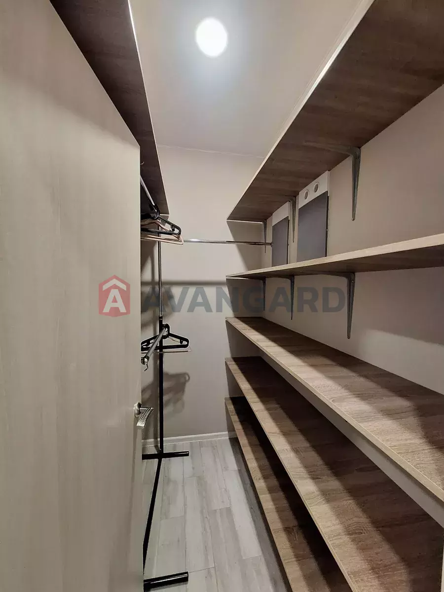 2 ��. ��������, 47/-/18 ��. �., 7/10 ������ ���� 5