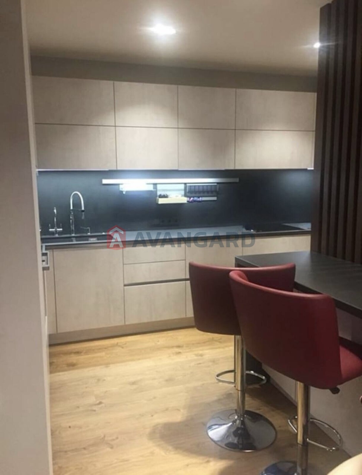 3 ��. ��������, 118/-/25 ��. �., 13/24 ������ ���� 8