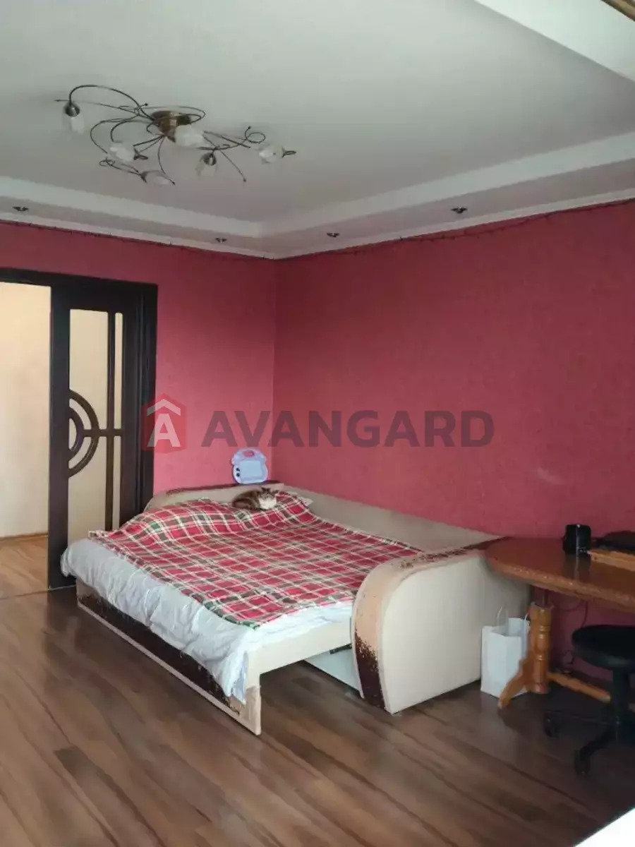 3 ��. ��������, 70/46/9 ��. �., 8/9 ������ ���� 11