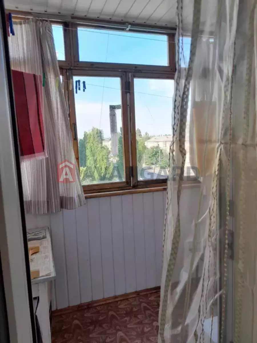 1 ��. ��������, 33/18/8 ��. �., 6/9 ������ ���� 5