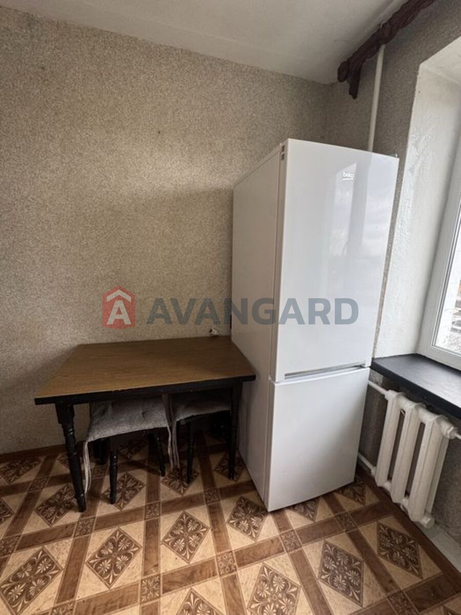 1 ����. ��������, 33/-/8 ��. �., 4/5 ���� ���� 4