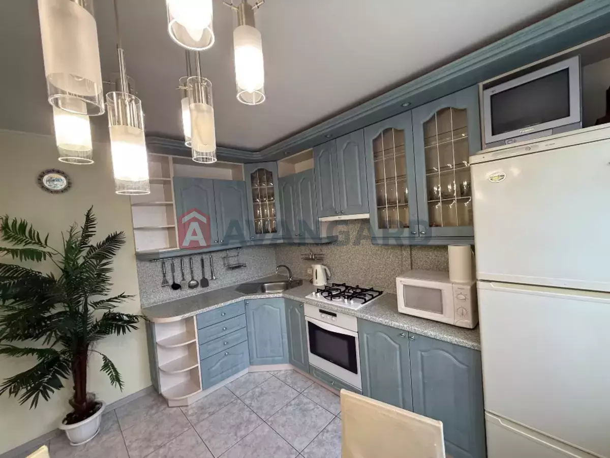 3 ��. ��������, 72/40/9 ��. �., 3/9 ������ ���� 18