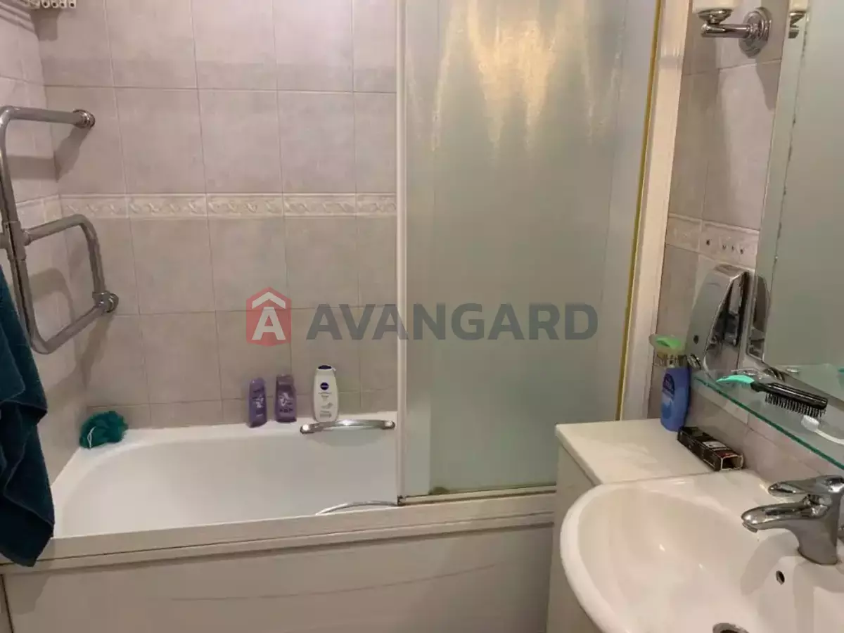 3 ��. ��������, 82/-/- ��. �., 5/5 ������ ���� 6