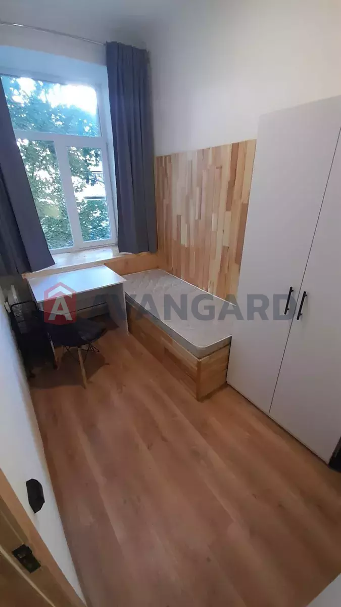 1 ��. ��������, 17/-/8 ��. �., 2/5 ������ ���� 8