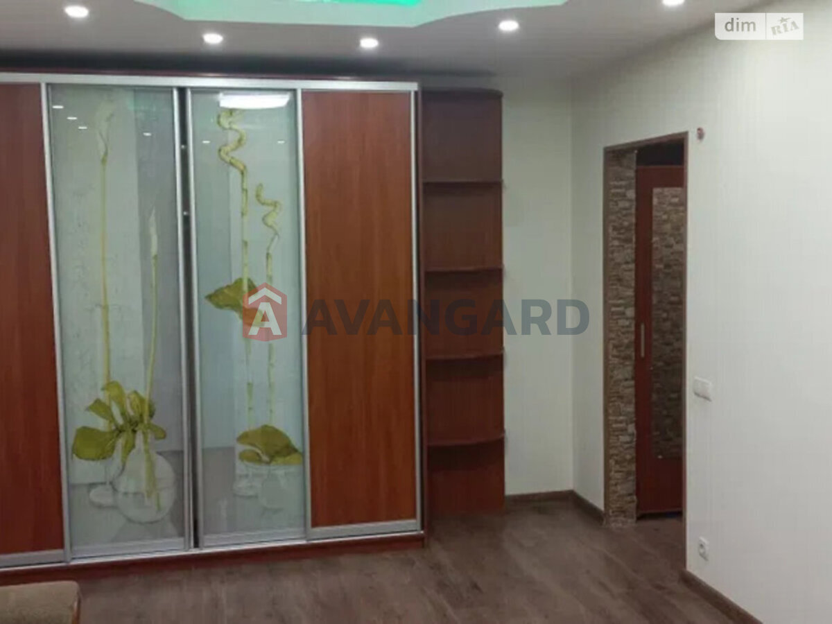 2 ��. ��������, 52/-/11 ��. �., 2/10 ������ ���� 1