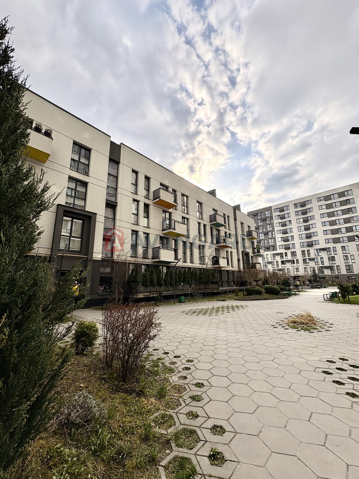 2 ��. ��������, 67/34/18 ��. �., 4/4 ������ ���� 2