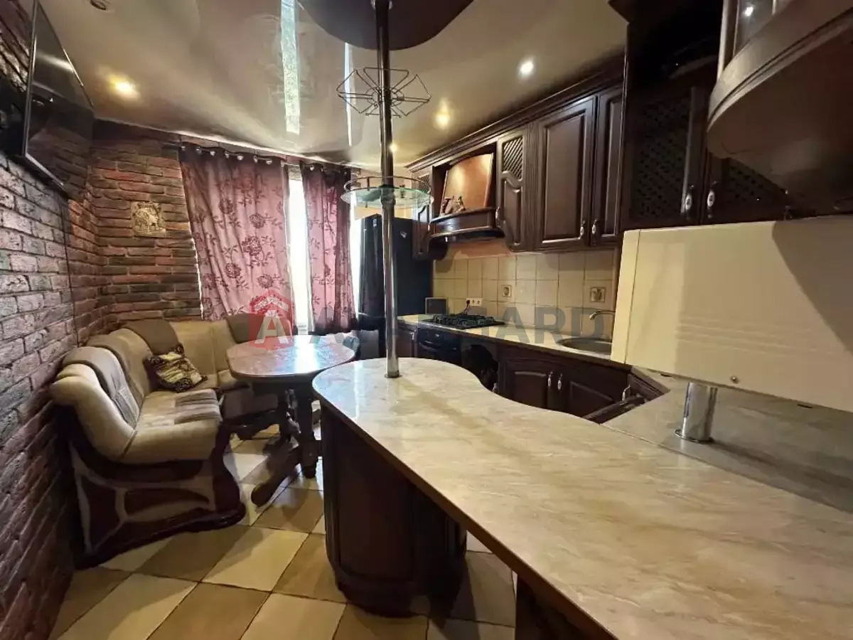 1 ��. ��������, 40/20/9 ��. �., 9/9 ������ ���� 2