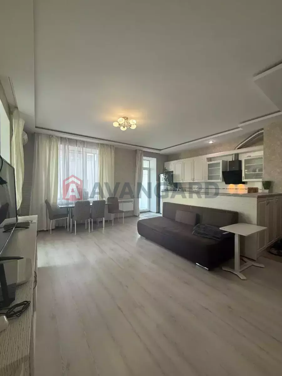 2 ��. ��������, 67/40/15 ��. �., 9/17 ������ ���� 14