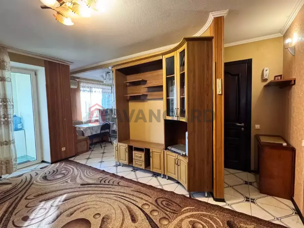 3 ����. ��������, 68/-/10 ��. �., 9/9 ���� ���� 9