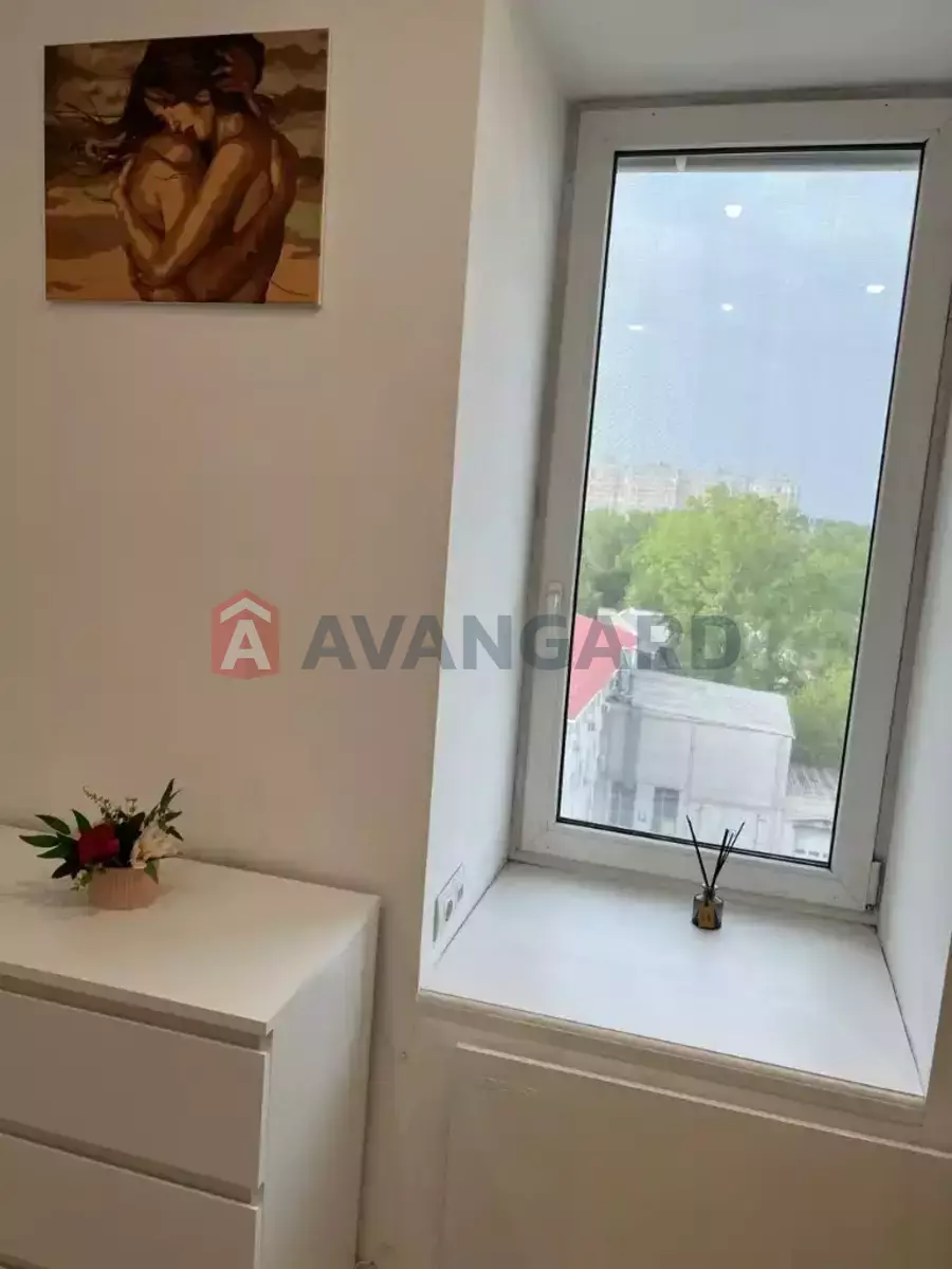 2 ��. ��������, 80/-/- ��. �., 8/16 ������ ���� 3