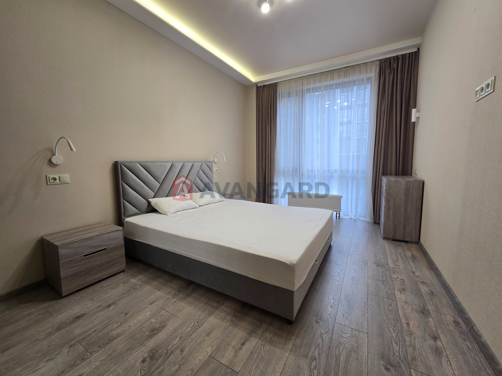 2 ��. ��������, 50/-/15 ��. �., 8/10 ������ ���� 15