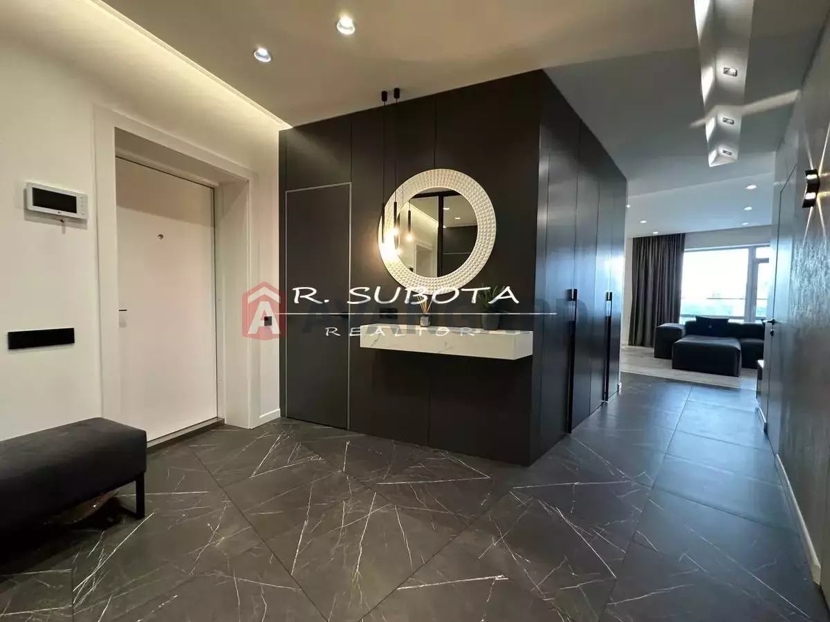 4 ��. ��������, 140/-/- ��. �., 19/24 ������ ���� 8