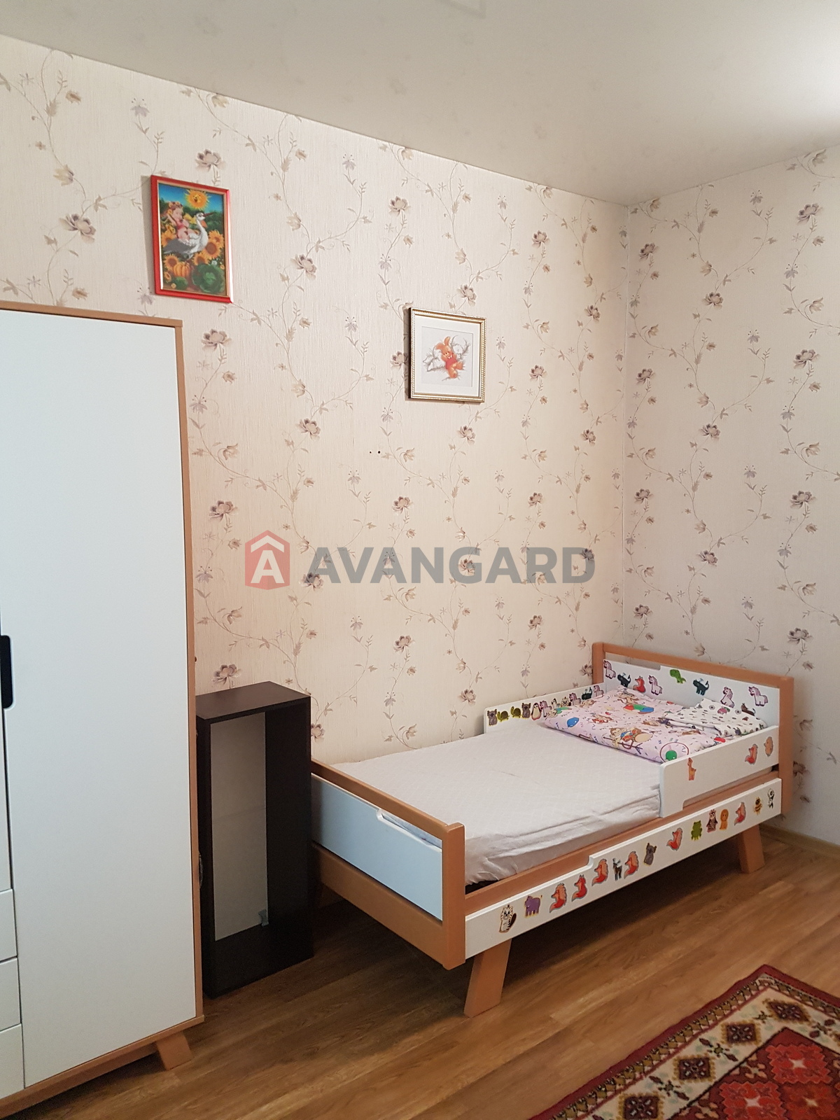 3 ��. ��������, 63/-/10 ��. �., 10/10 ������ ���� 8