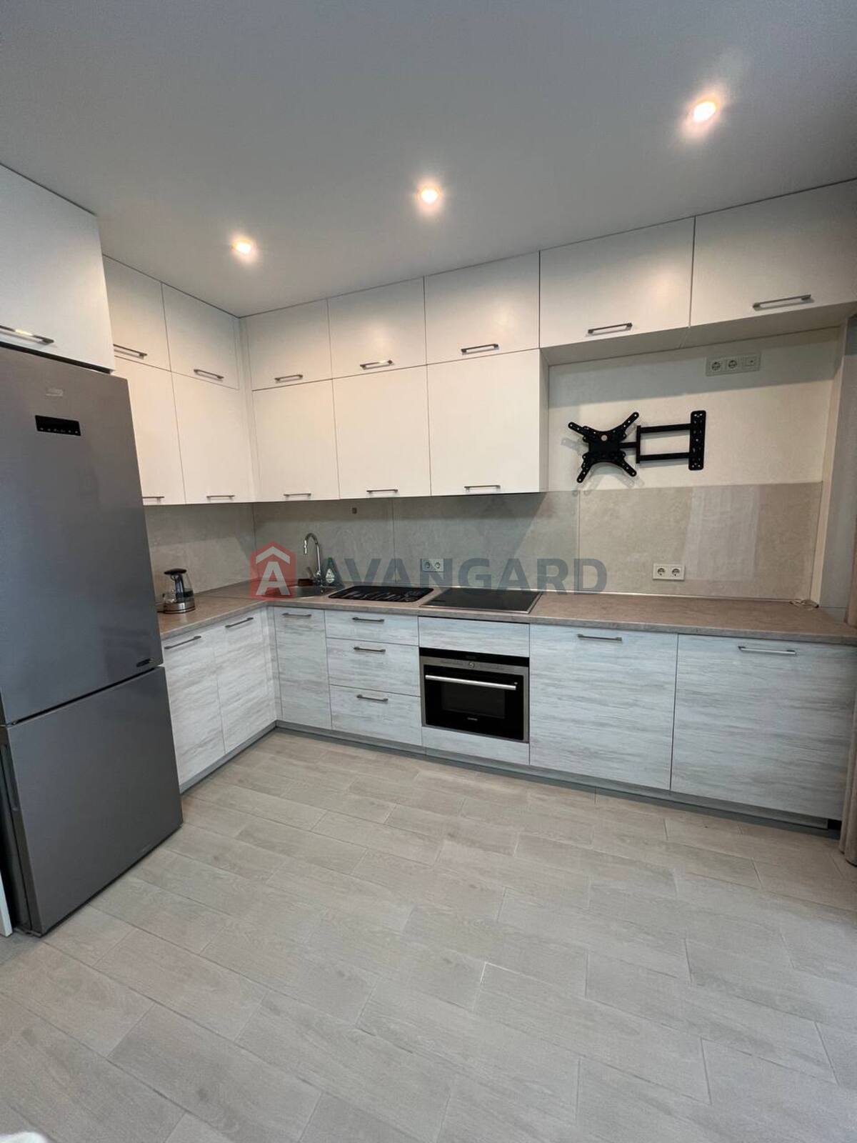 1 ����. ��������, 33/-/25 ��. �., 6/8 ���� ���� 3