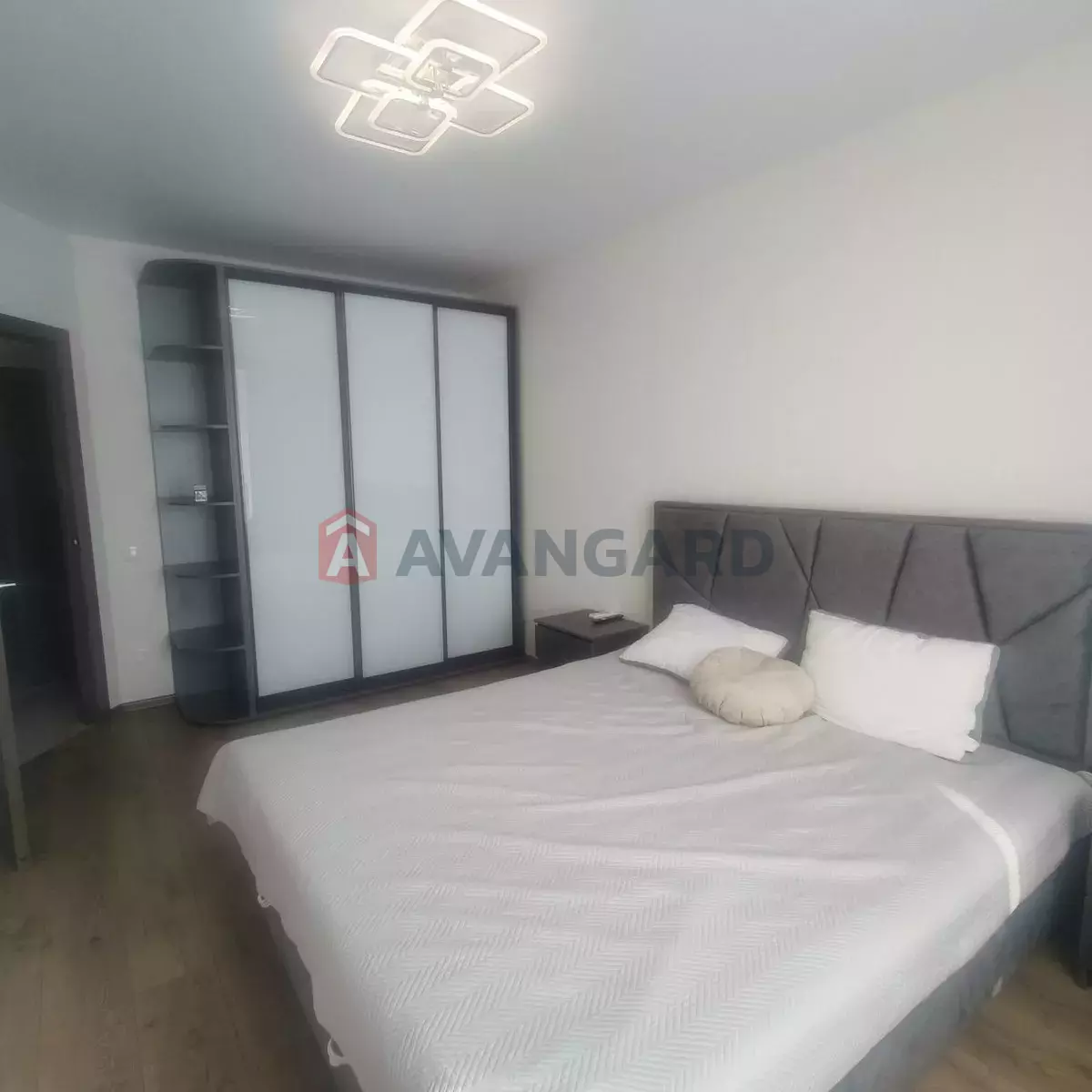 1 ��. ��������, 44/-/7 ��. �., 9/10 ������ ���� 9