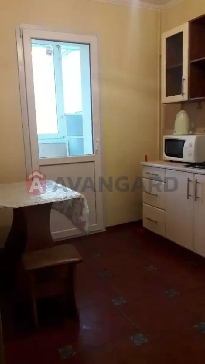 1 . , 33/18/8 . ., 4/9   8