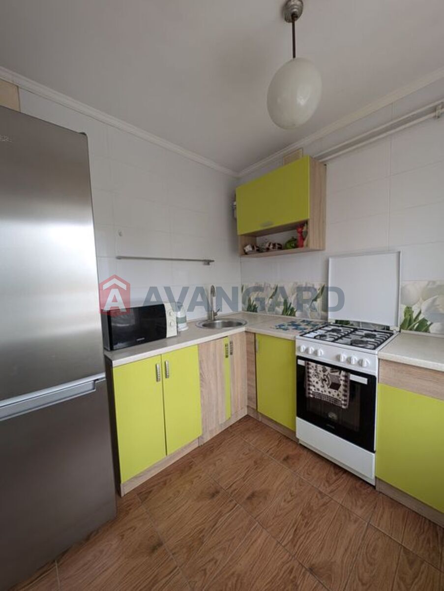 3 ��. ��������, 57/-/10 ��. �., 5/5 ������ ���� 8