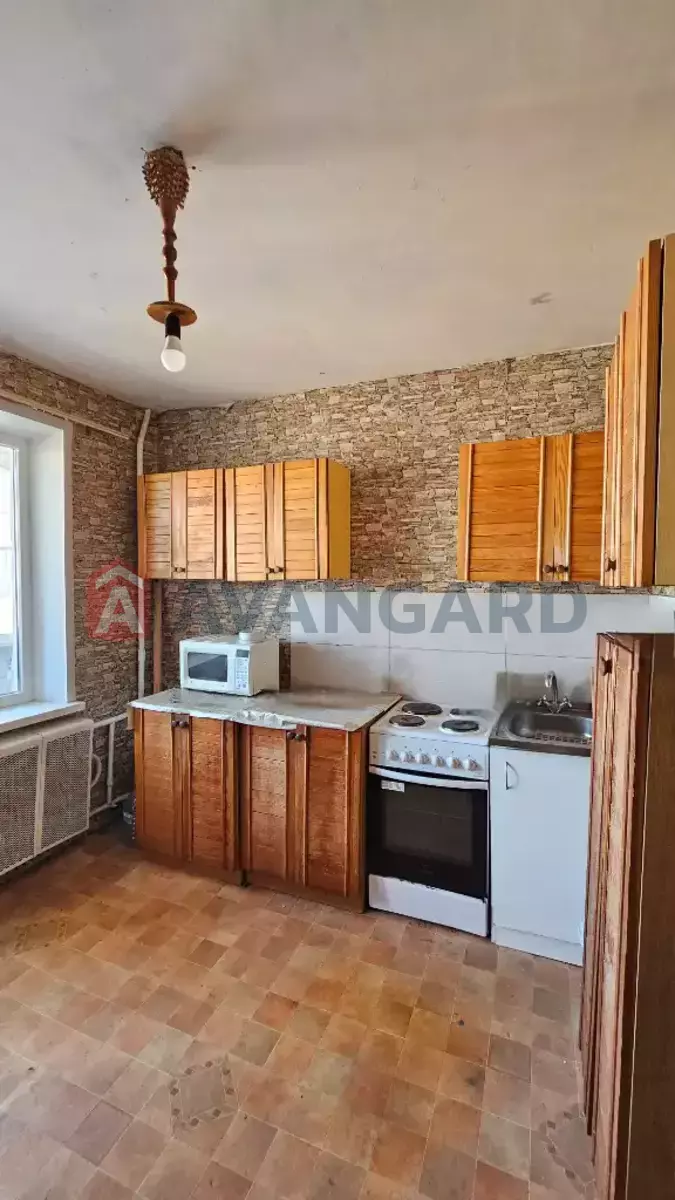 1 ����. ��������, 37/17/9 ��. �., 14/16 ���� ���� 3