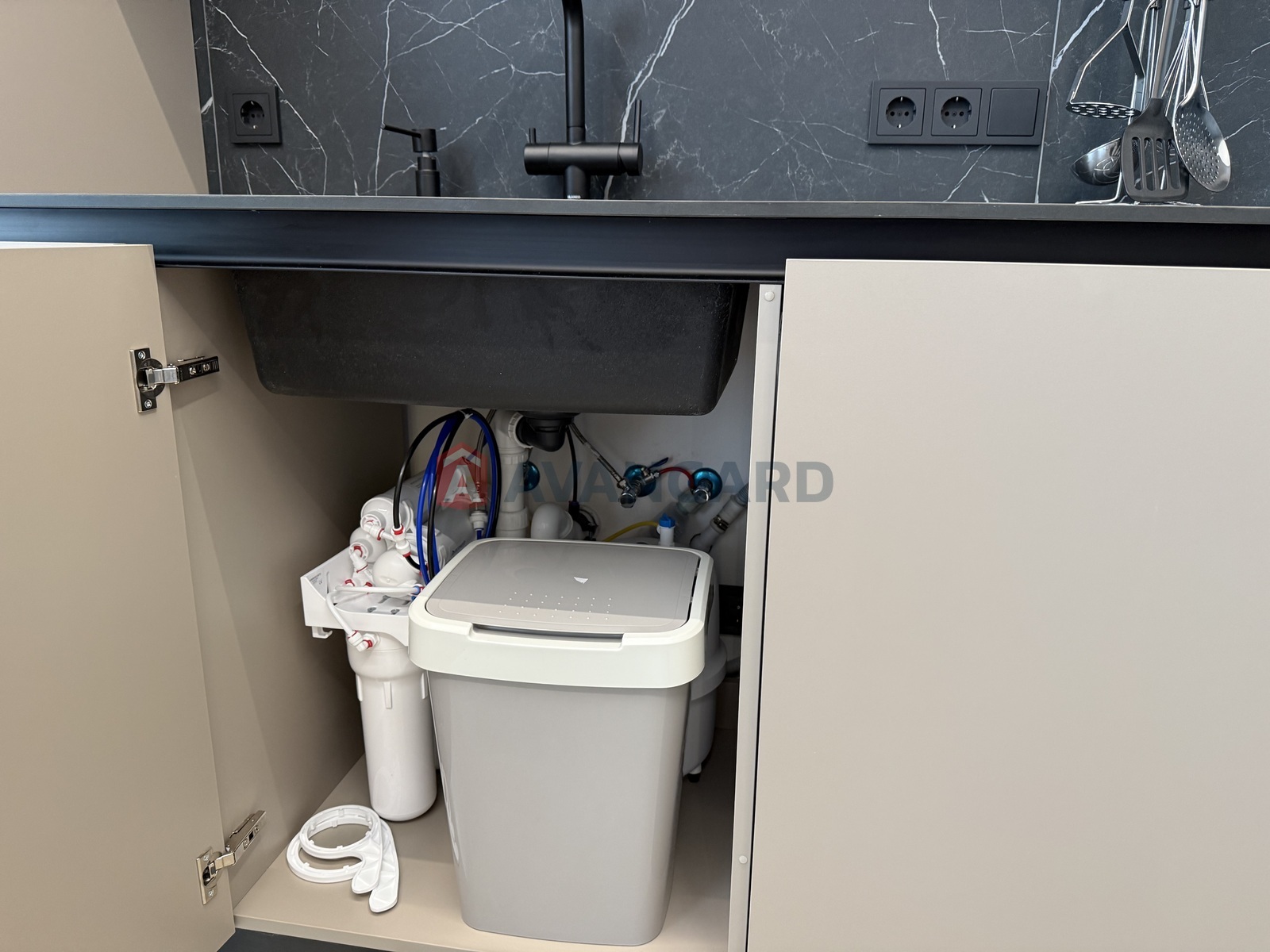 2 ��. ��������, 64,8/26,6/18 ��. �., 8/16 ������ ���� 18