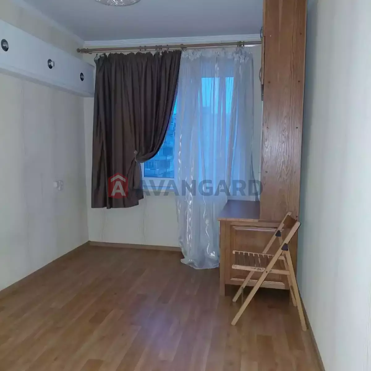 3 ��. ��������, 57/30/8 ��. �., 7/9 ������ ���� 10