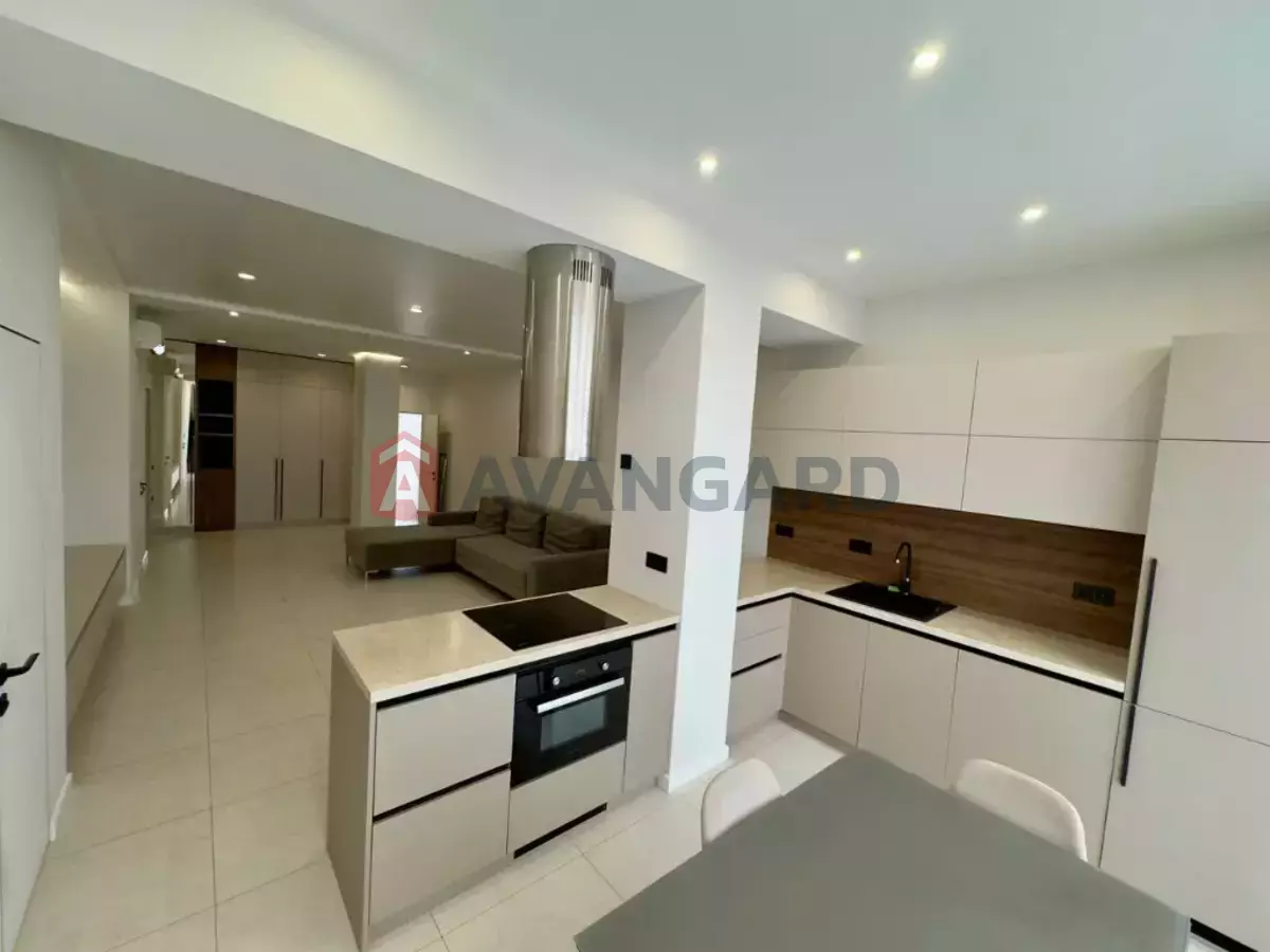 4 ��. ��������, 125/-/- ��. �., 8/13 ������ ���� 1